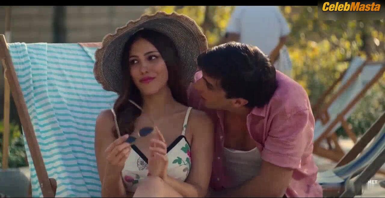 Simona Tabasco ’s Tits Scene From Luna Park - Photo 2 of 5