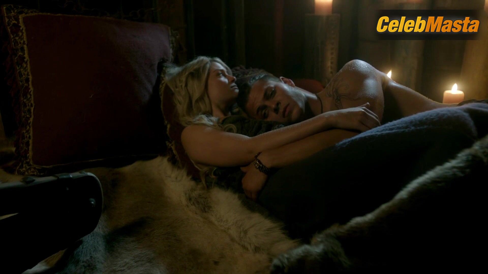 Alicia Agneson And Ragga Ragnars Bare Hot Scene In Vikings - Photo 2 of 5 photo 4