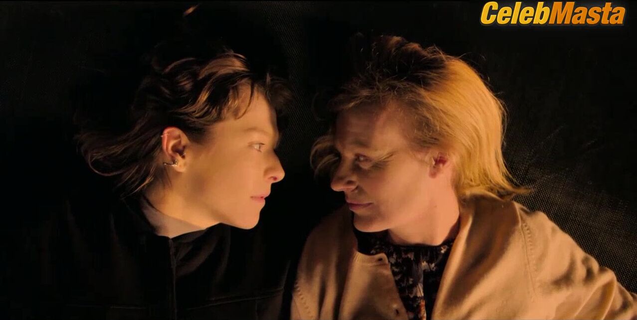 Anastasia Hille And Emma D’arcy’s Lesbian Scene - Photo 1 of 5