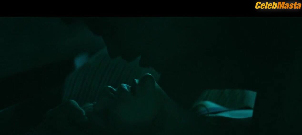 Dina Meyer ’s Tits Scene From Katie’s Mom - Photo 1 of 5 photo 4