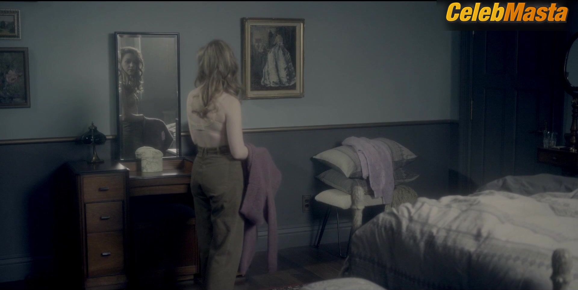 Victoria Pedretti ’s Underwear Scene From The Haunting - Photo 1 of 5 photo 5