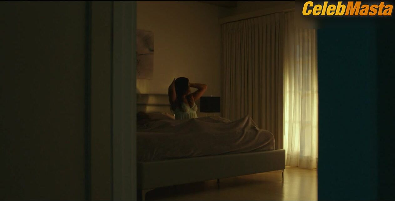Sanaa Lathan ’s Sexy Scene From Nappily Ever After - Photo 2 of 5 photo 1
