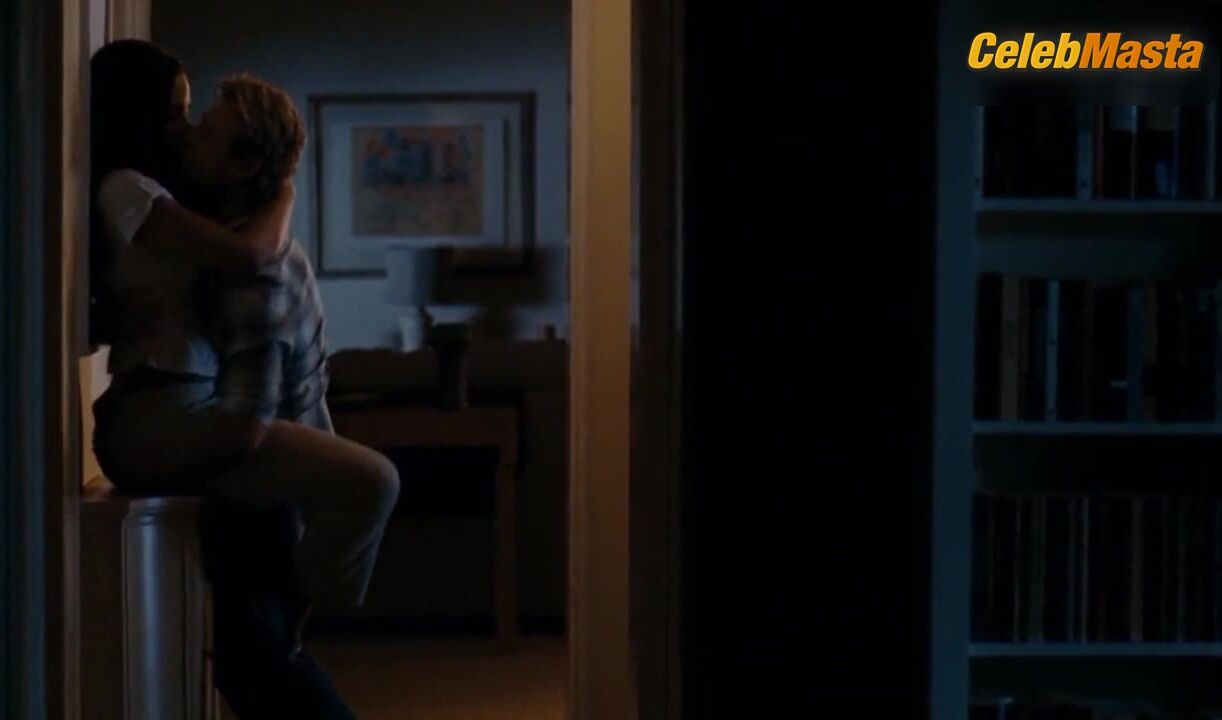 Sanaa Lathan ’s Sexy Scene From Something New - Photo 2 of 5