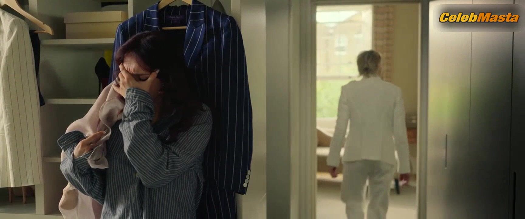 Olivia Cooke And Robin Wright’s Tits Scene In The - Photo 1 of 5