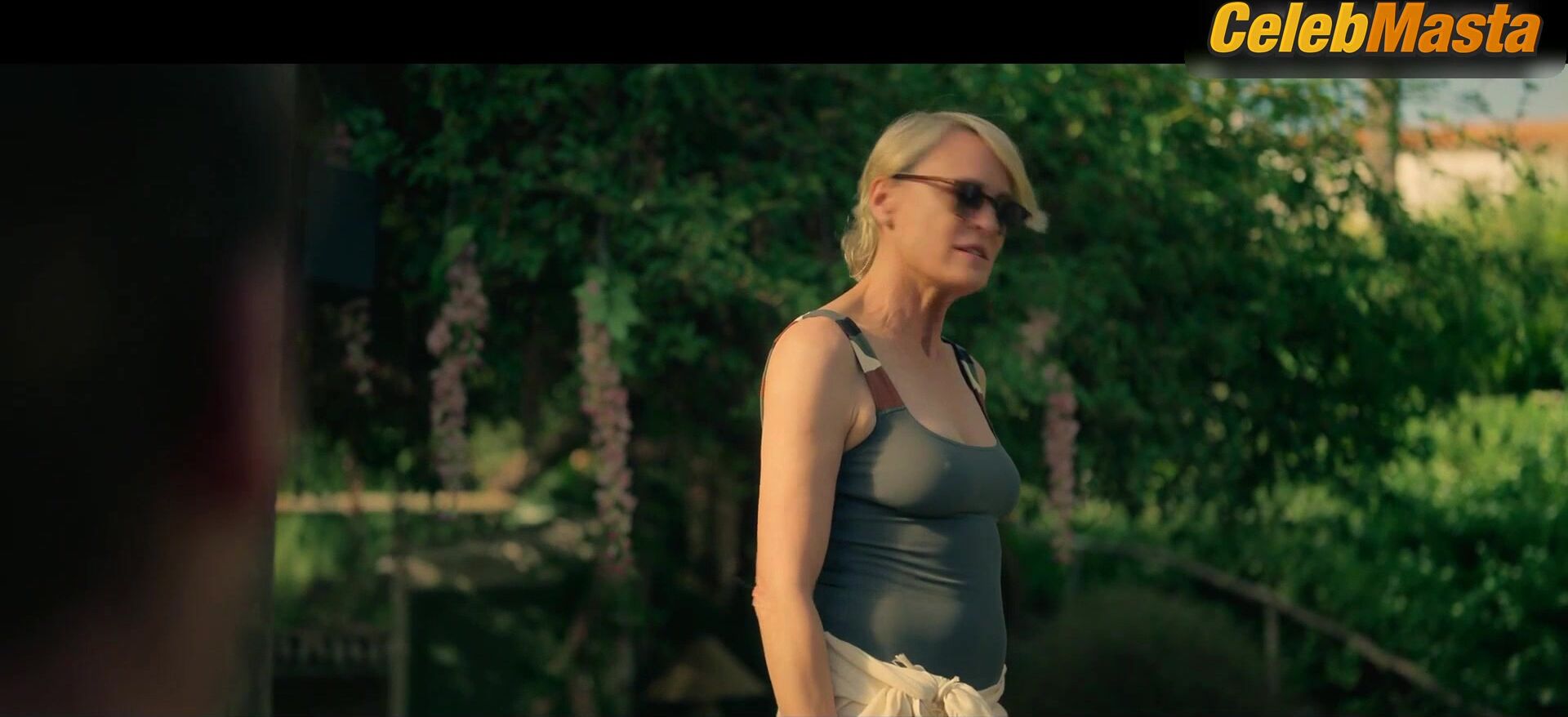 Robin Wright ’s Sexy Scene In The Girlfriend - Photo 1 of 5 photo 4