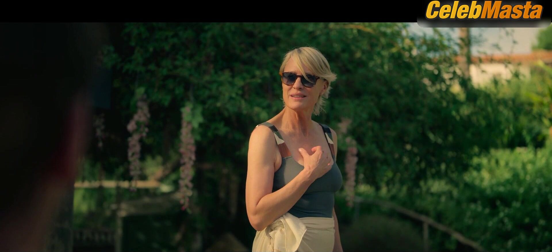 Robin Wright ’s Sexy Scene In The Girlfriend - Photo 1 of 5 photo 5