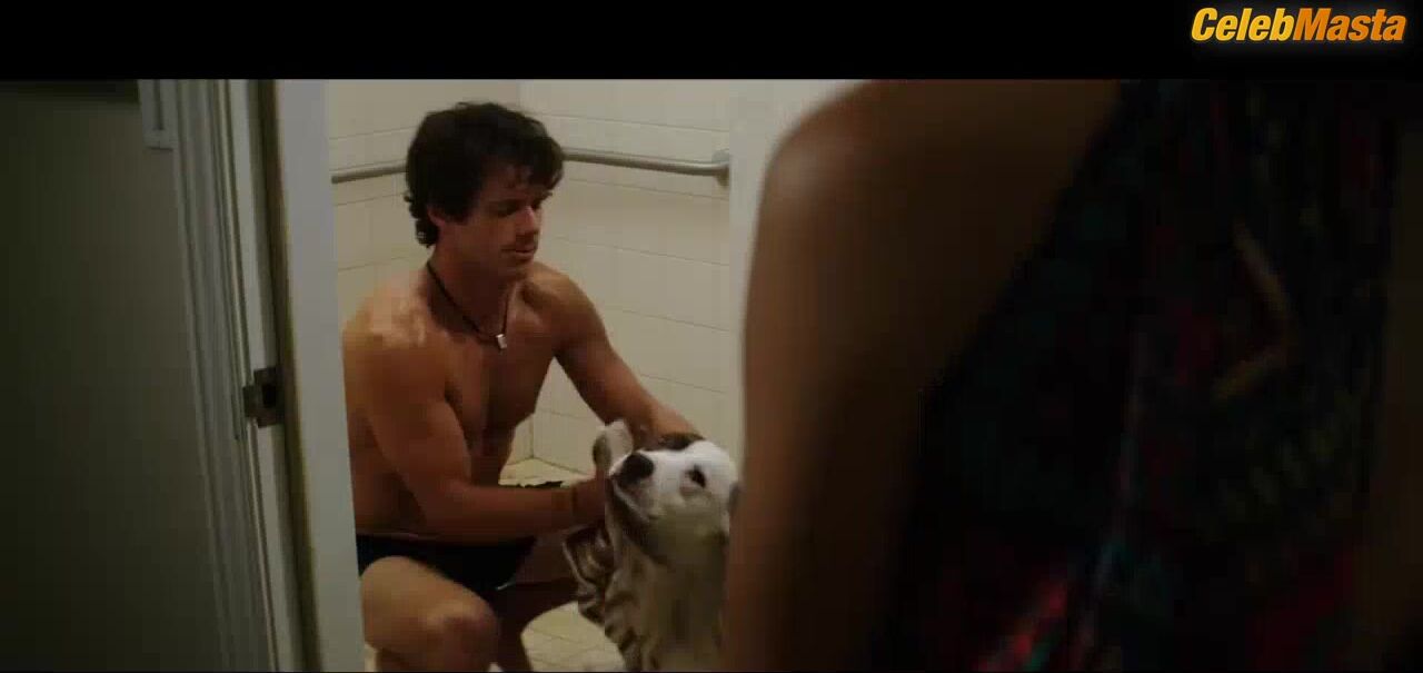Lyndsy Fonseca ’s Sexy Scene From Down Dog - Photo 2 of 5 photo 1
