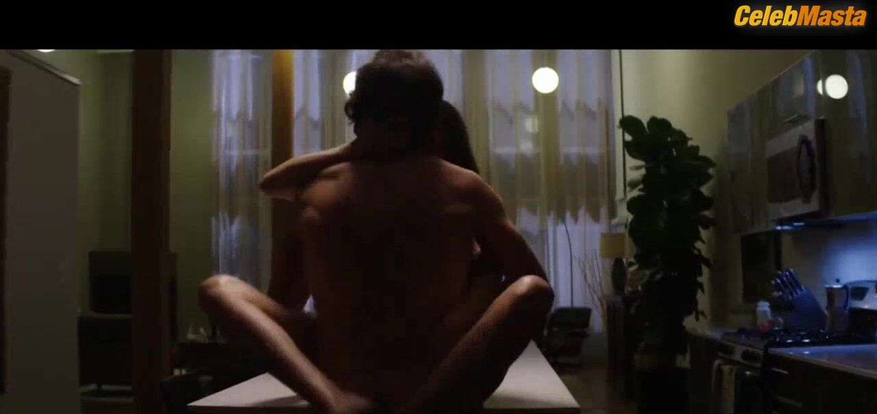 Lyndsy Fonseca ’s Sexy Scene From Down Dog - Photo 2 of 5