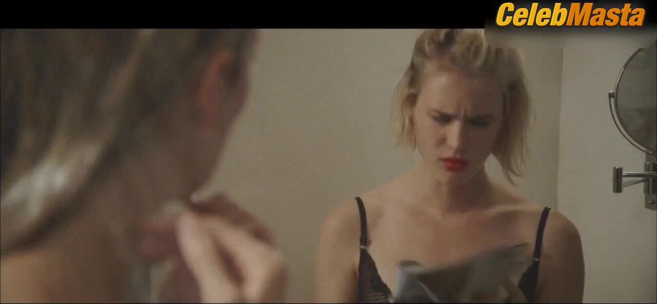 Caitlin Fitzgerald Mackenzie Davis And ’s Underwear Scene - Photo 1 of 5 photo 4