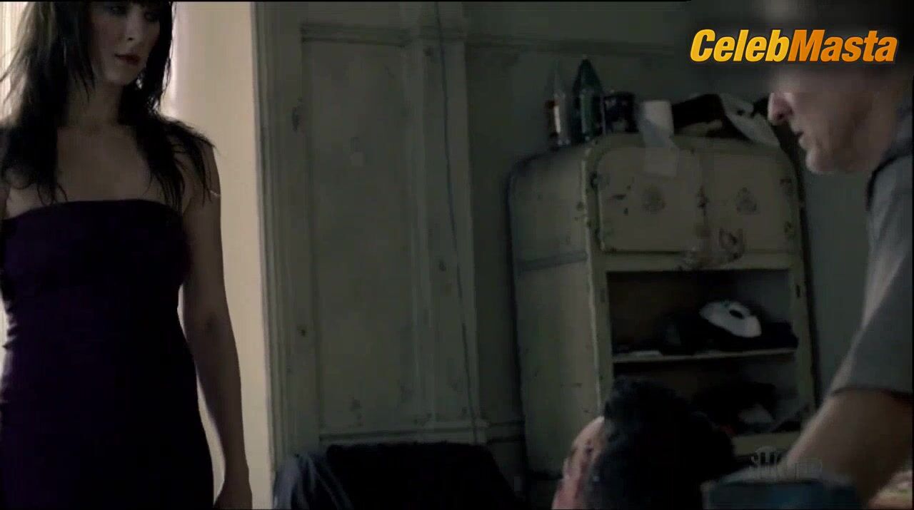 Isidora Goreshter ’s Tits, Butt Scene In Shameless - Photo 1 of 5