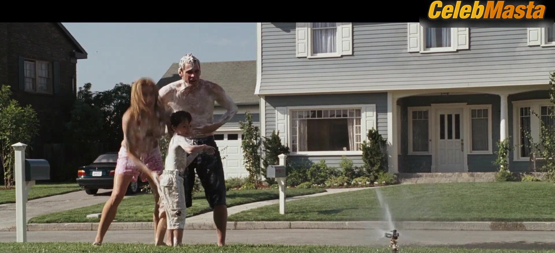 Tea Leoni Swimsuit Scene In Fun With Dick And Jane - Photo 2 of 5 photo 1