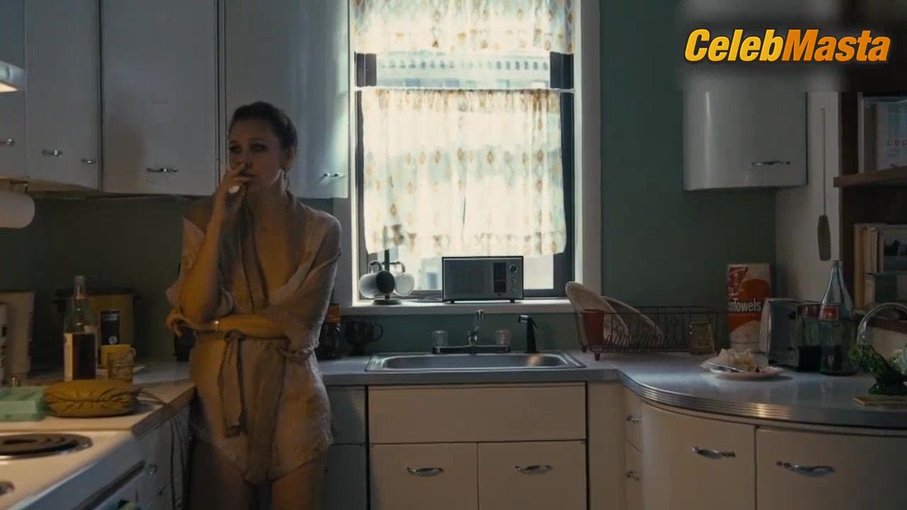 Maggie Gyllenhaal Alluring Scene In The Deuce - Photo 2 of 5 photo 1