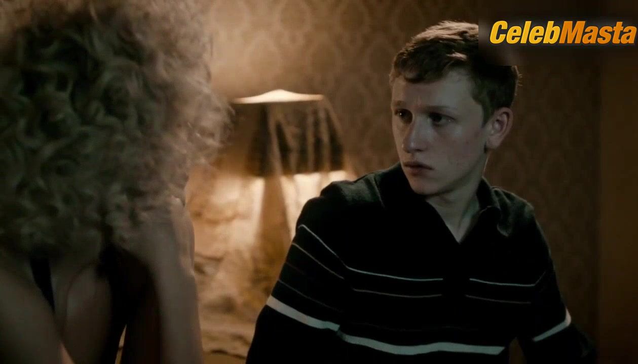 Maggie Gyllenhaal Exposes Tits Scene In The Deuce - Photo 2 of 5 photo 1