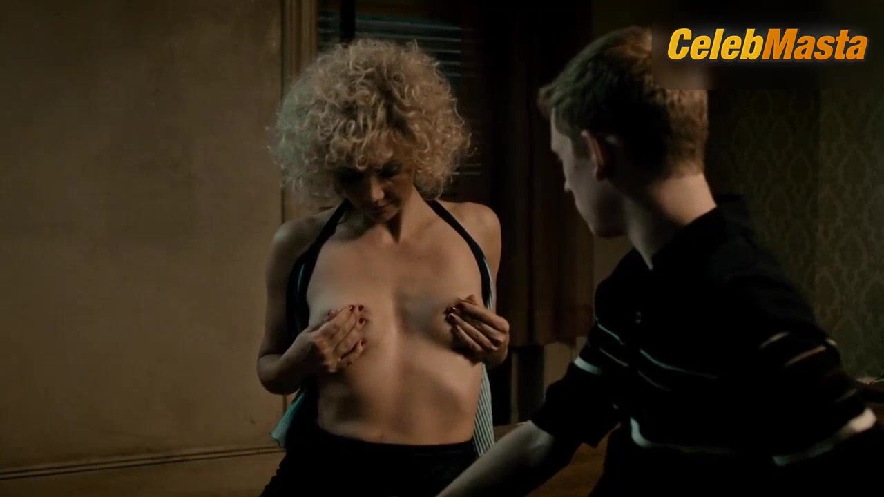 Maggie Gyllenhaal Exposes Tits Scene In The Deuce - Photo 2 of 5