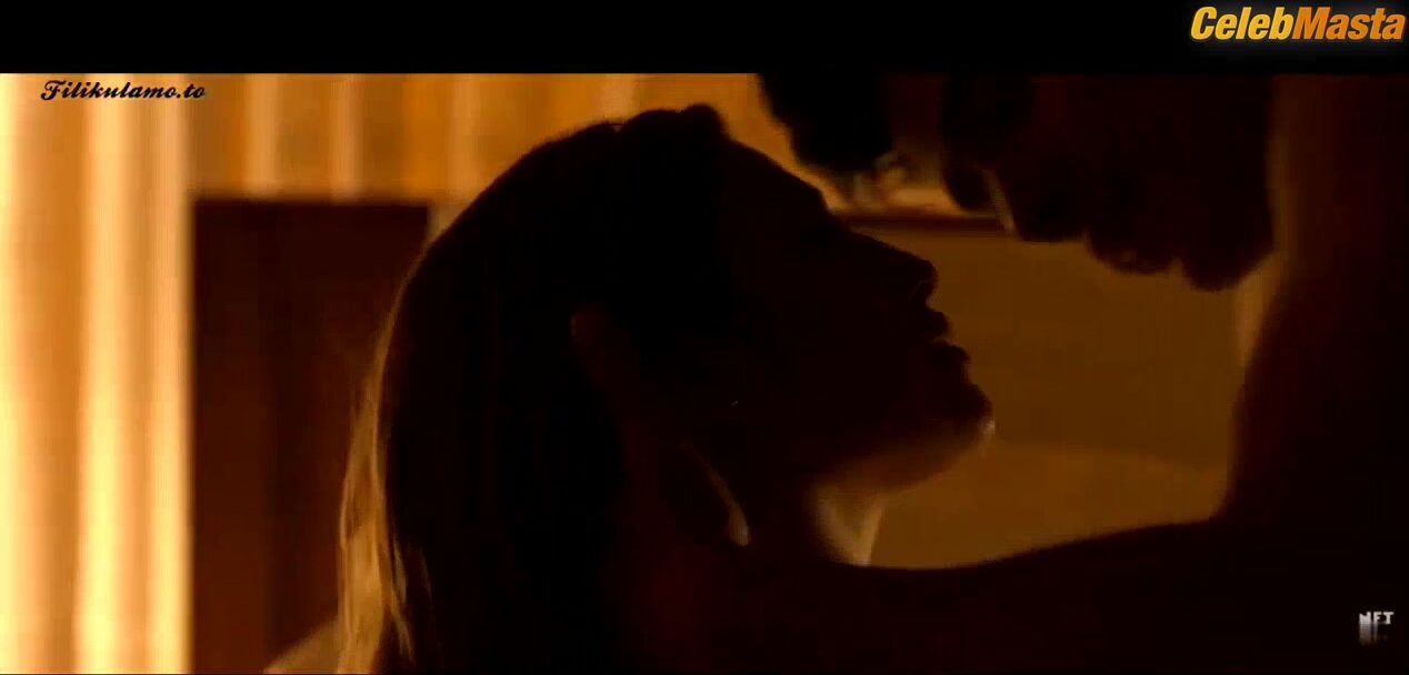 Nathalie Hart Bares Ass, Tits Scene In Sin Island - Photo 1 of 5 photo 4