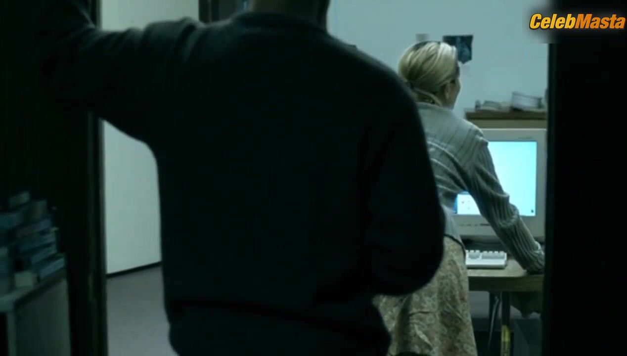 Maria Bello ’s Ass, Tits Scene From Downloading - Photo 1 of 5