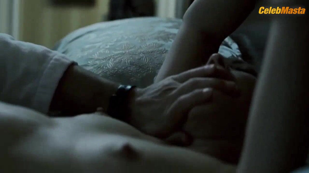 Maria Bello ’s Ass, Tits Scene From Downloading - Photo 1 of 5 photo 5