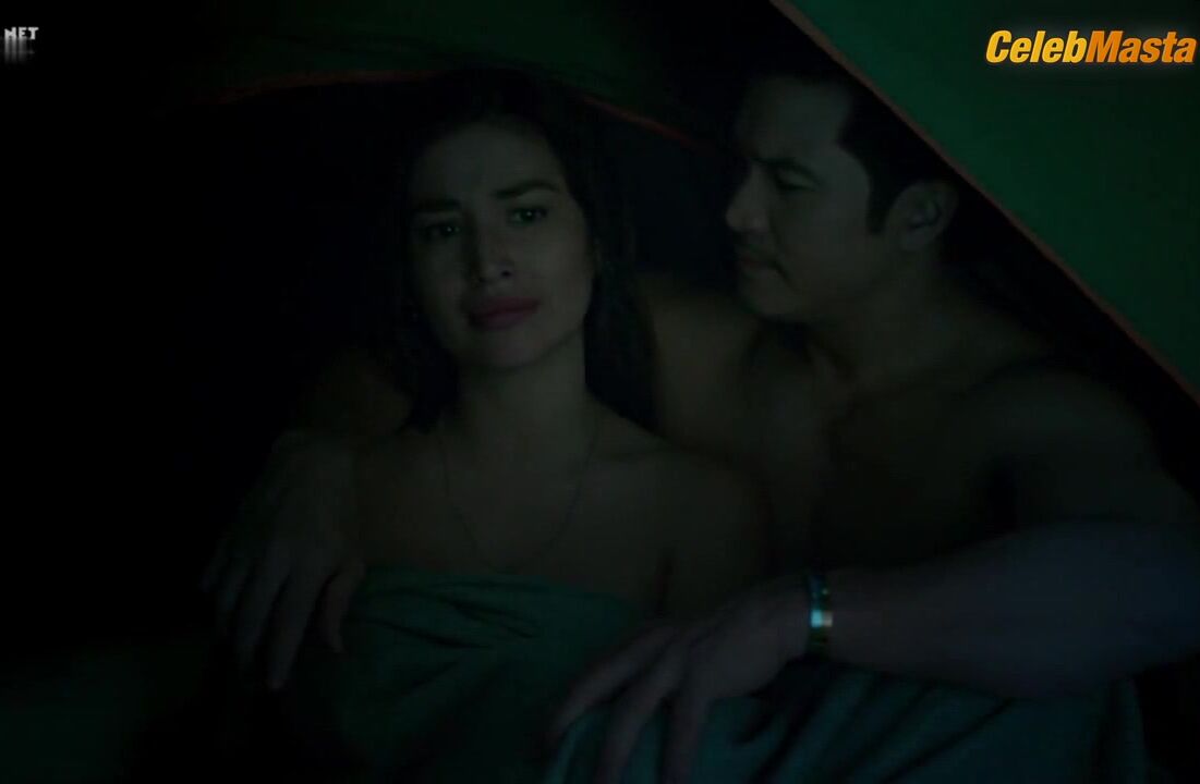 Nathalie Hart Reveals Butt, Tits Scene In Sunday Night - Photo 3 of 5 photo 5