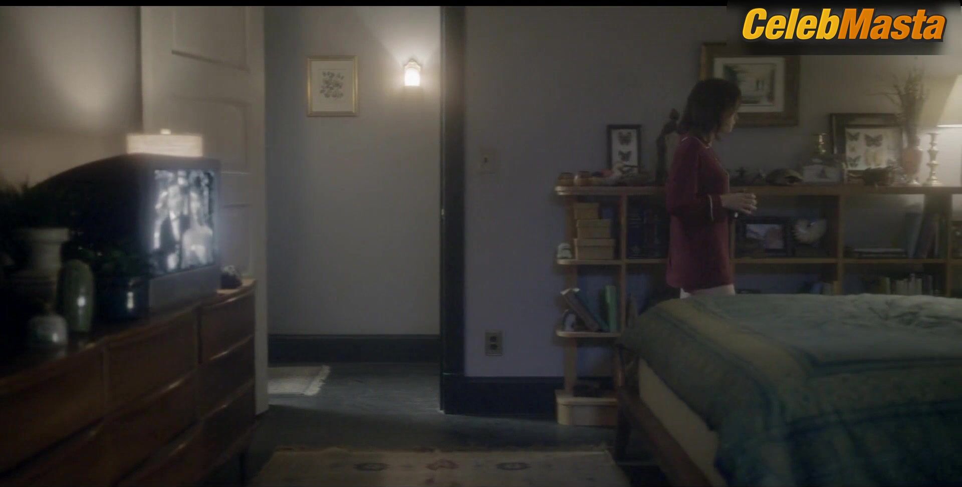 Amelia Eve Victoria Pedretti And ’s Lesbian - Photo 2 of 5 photo 5