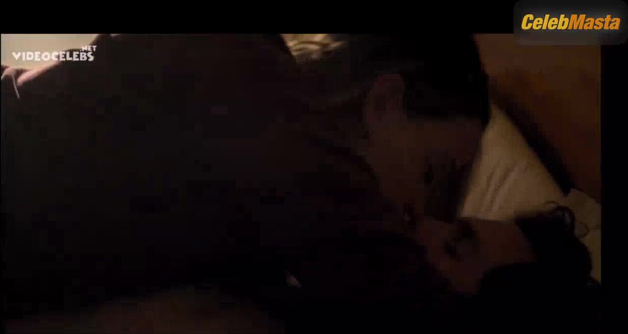 Victoria Pedretti ’s Boobs Scene In You - Photo 1 of 5 photo 5