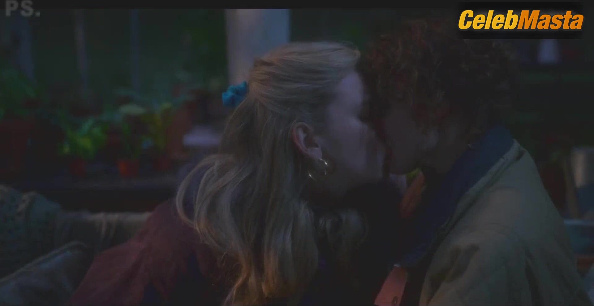 Amelia Eve And Victoria Pedretti’s Lesbian Scene - Photo 2 of 5