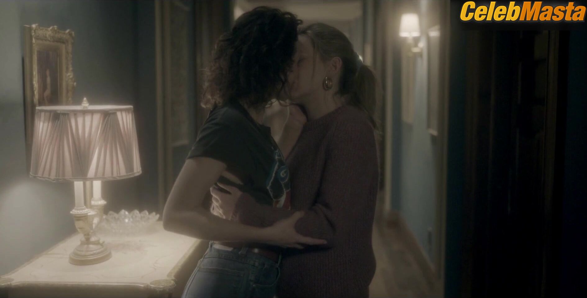 Amelia Eve Victoria Pedretti And Share A Lesbian Scene - Photo 2 of 5 photo 5