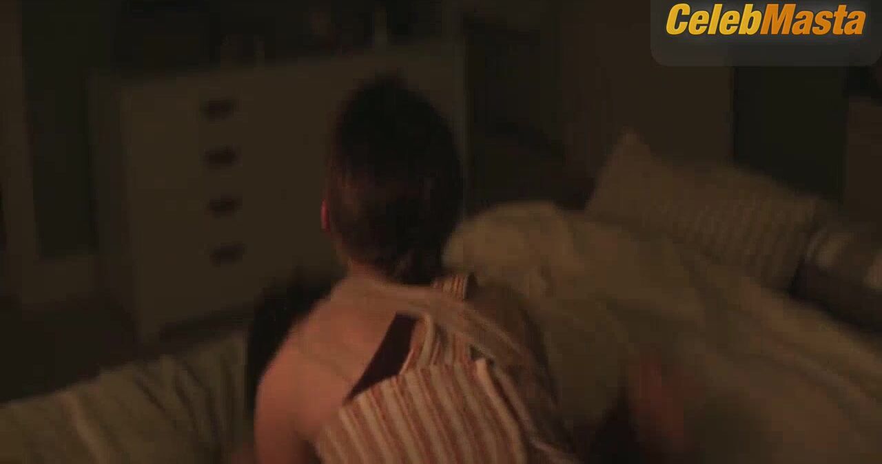 Victoria Pedretti Steamy Scene In You - Photo 1 of 5