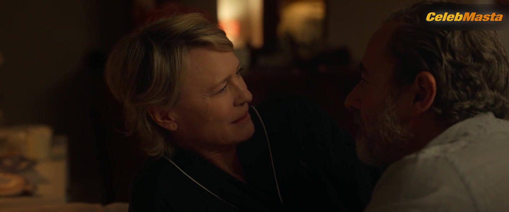 Robin Wright Steamy Scene In The Girlfriend - Photo 2 of 5 photo 1