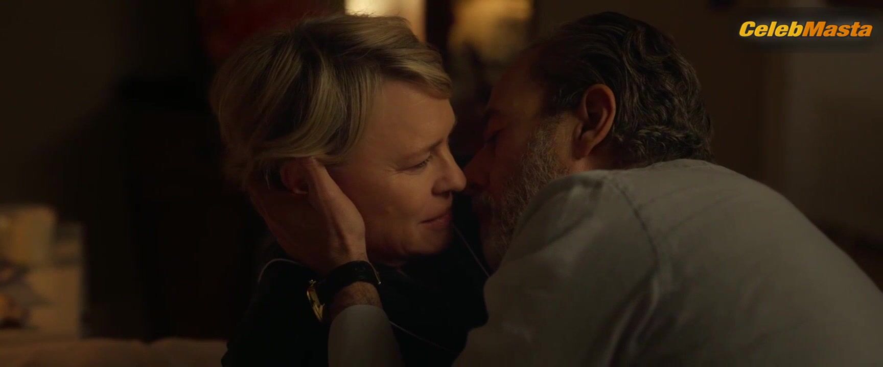 Robin Wright Steamy Scene In The Girlfriend - Photo 2 of 5