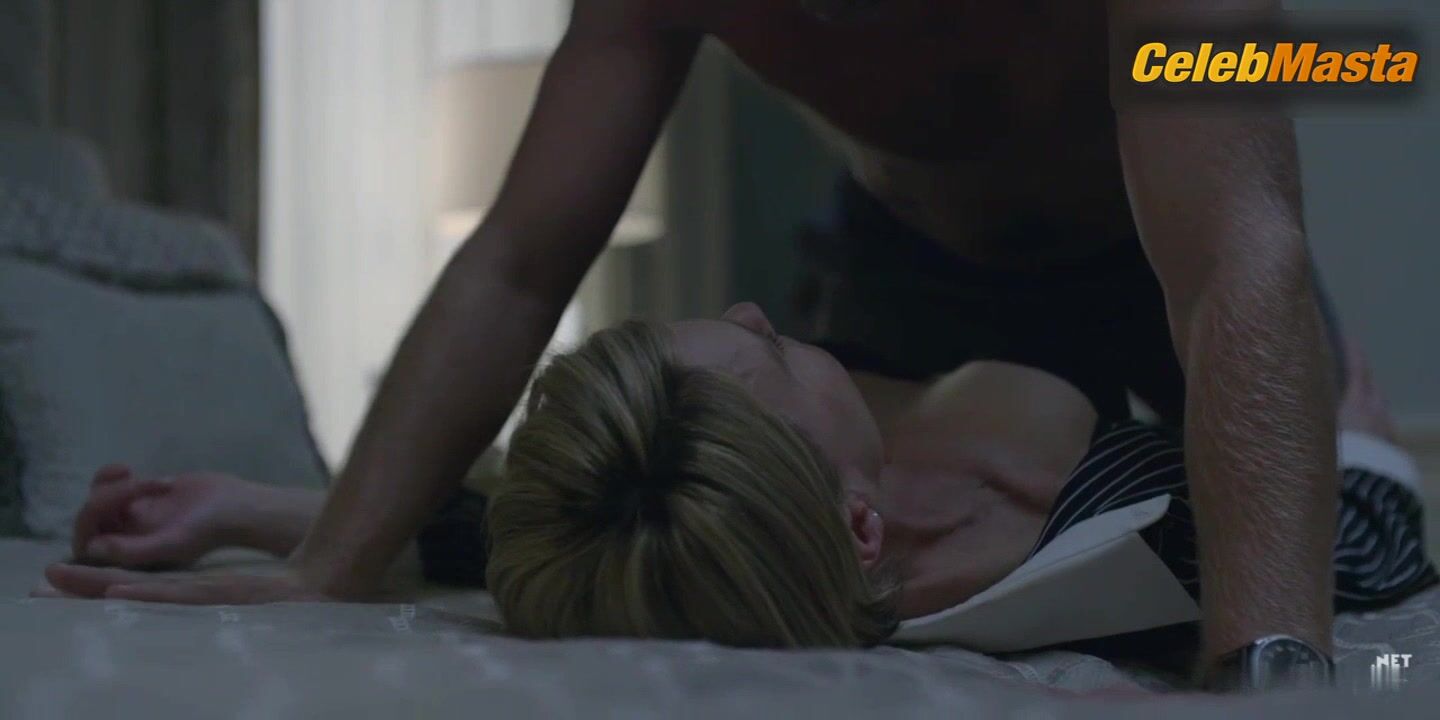 Robin Wright Flaunts Tits, Underwear Scene In House Of - Photo 1 of 5 photo 2