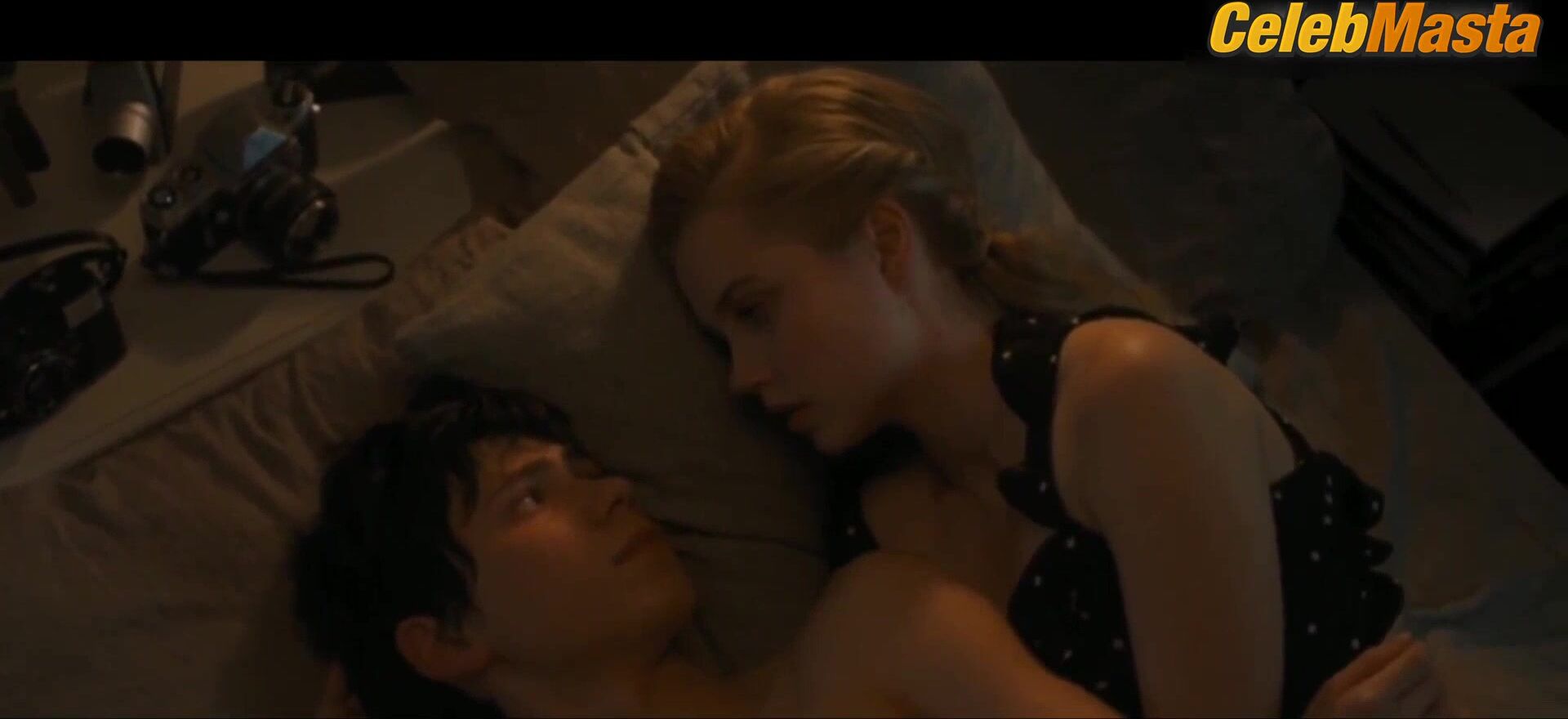 Angourie Rice Shows Lesbian Scene In Every Day - Photo 2 of 5 photo 1