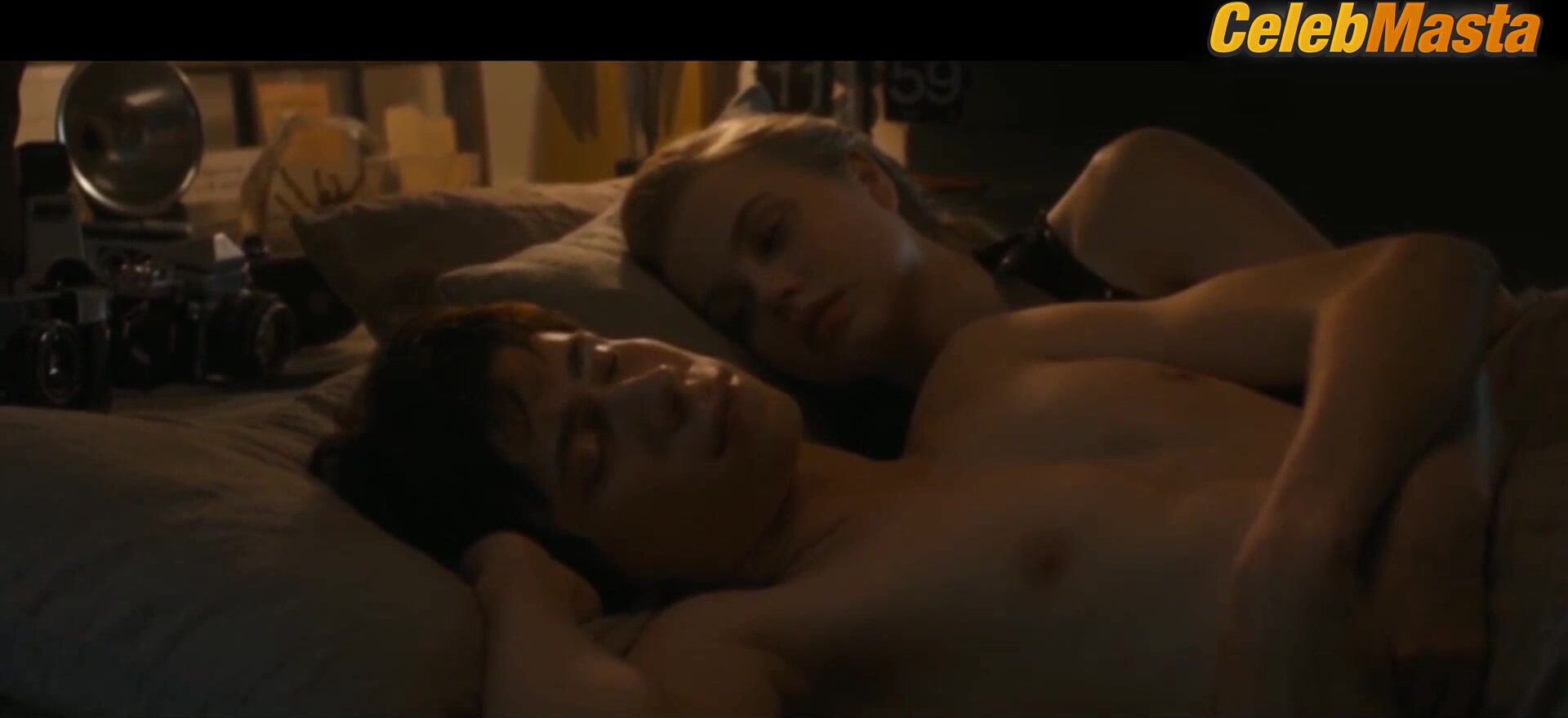 Angourie Rice Shows Lesbian Scene In Every Day - Photo 2 of 5 photo 4