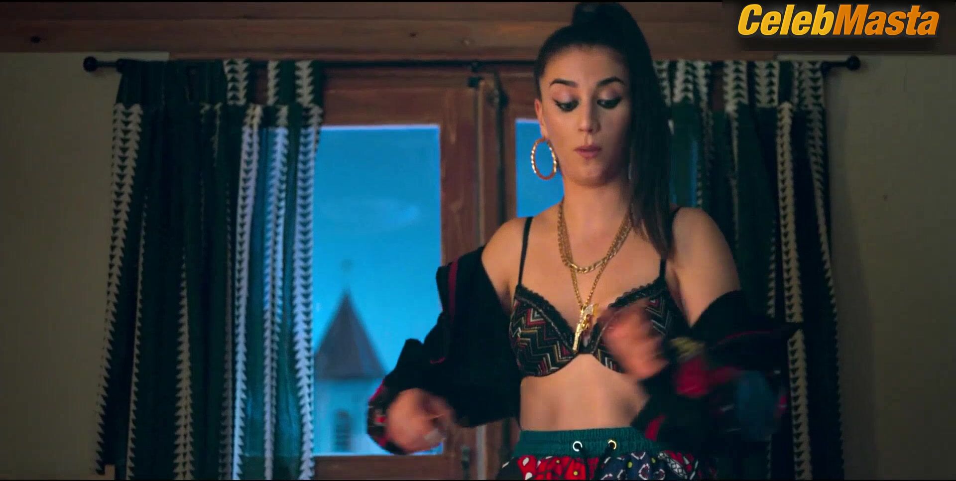 Claudia Salas Georgina Amoros And ’s Underwear Scene - Photo 1 of 5 photo 2