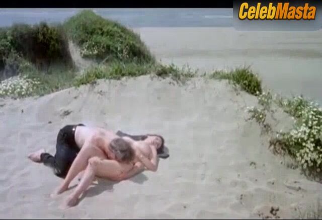 Serena Grandi Boobs Scene In Desiderando Giulia - Photo 1 of 5 photo 5