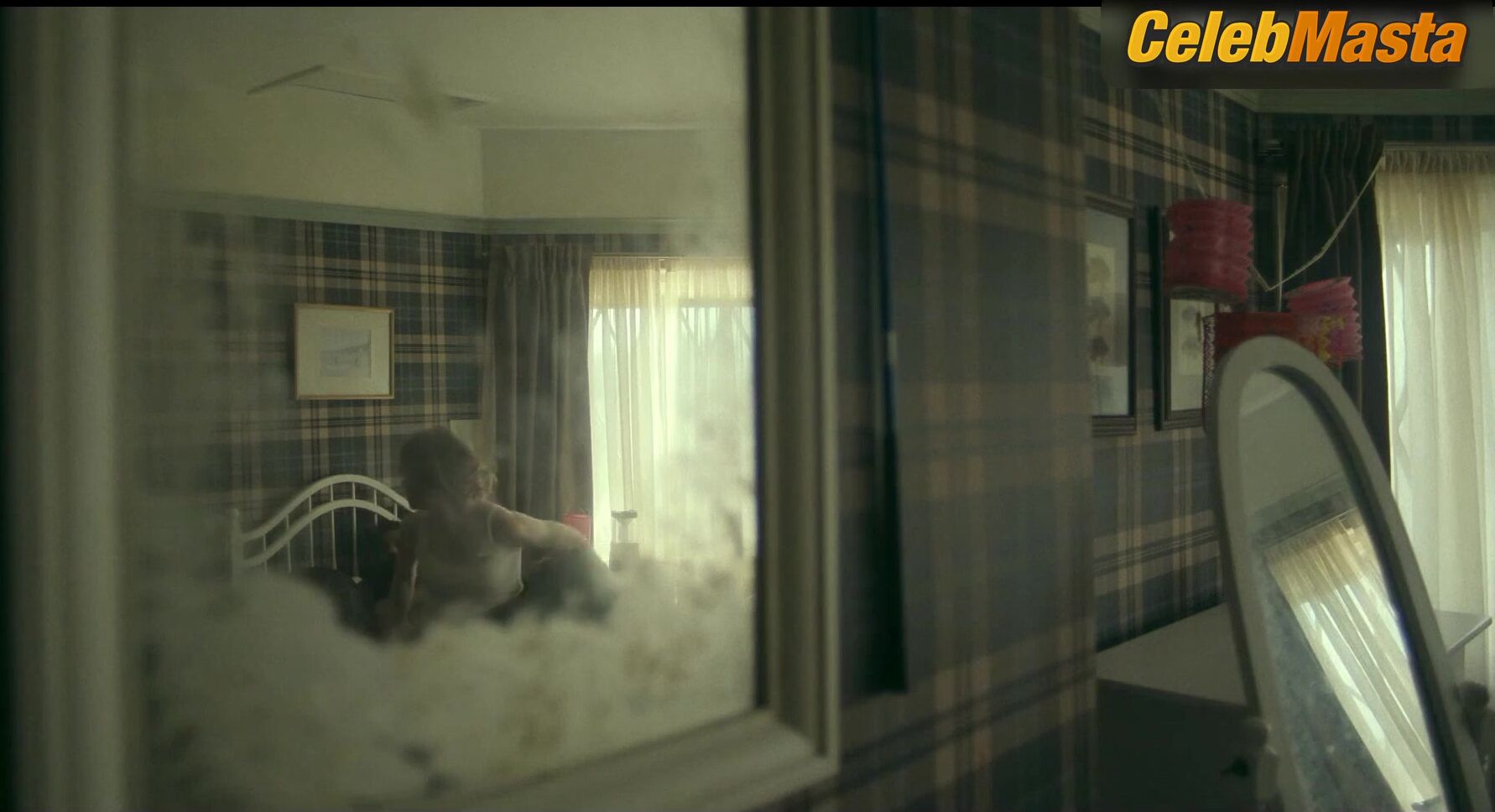 Mackenzie Davis Underwear Scene From Station Eleven - Photo 5 of 5 photo 2