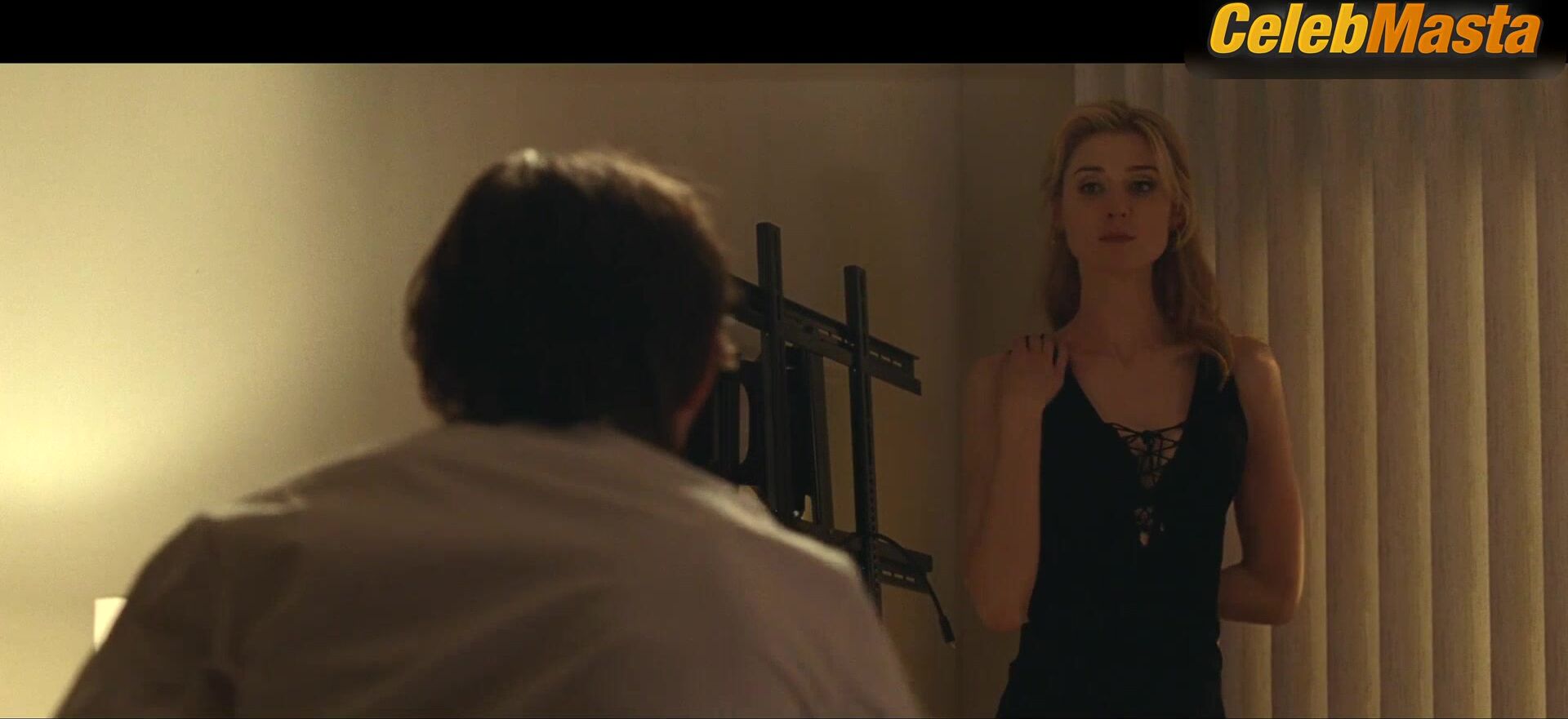 Elizabeth Debicki Boobs, Underwear Scene In Widows - Photo 2 of 5 photo 1