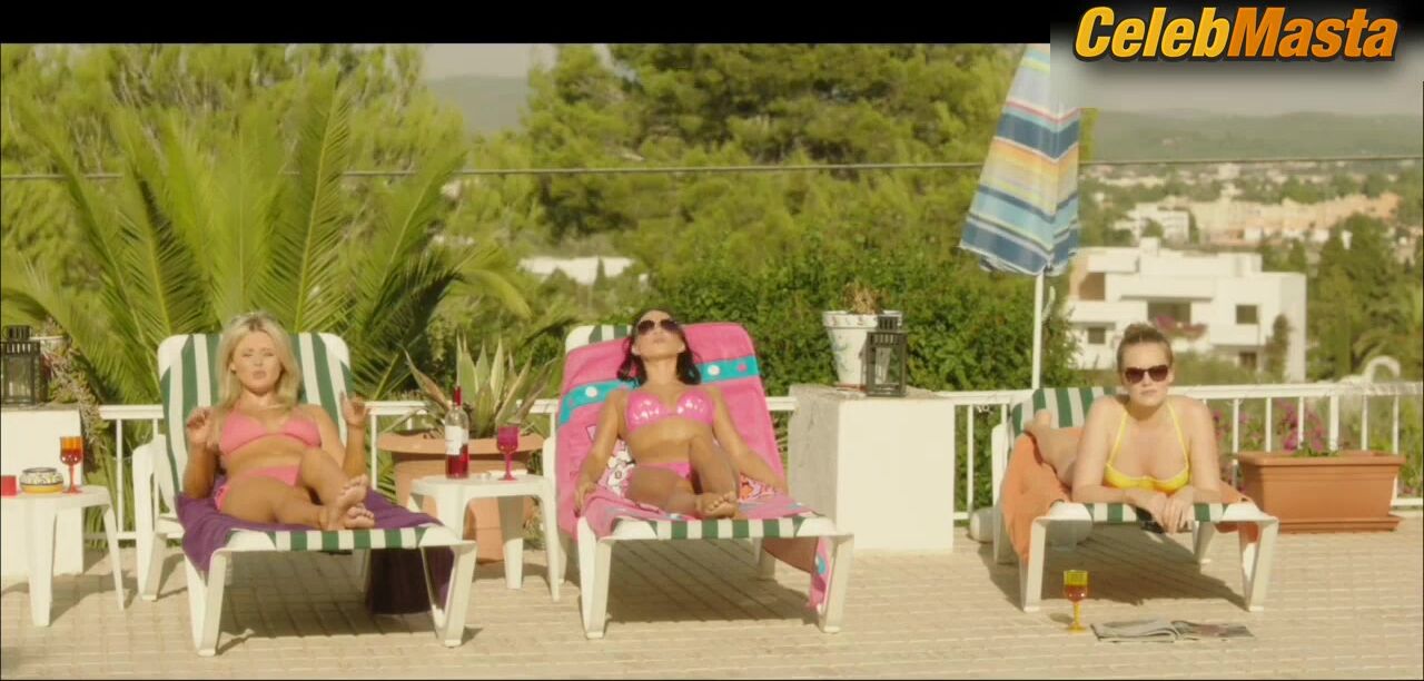 Algina Lipskis , Emily Atack And Cara Theobold Swimsuit - Photo 2 of 5