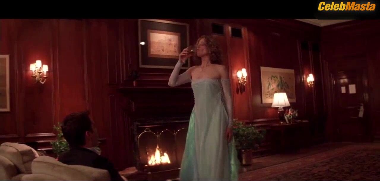Sigourney Weaver ’s Tits Scene From Heartbreakers - Photo 1 of 5