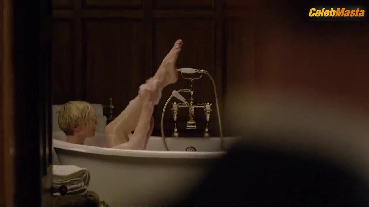 Elizabeth Debicki Butt, Tits Scene In The Night Manager - Photo 2 of 5