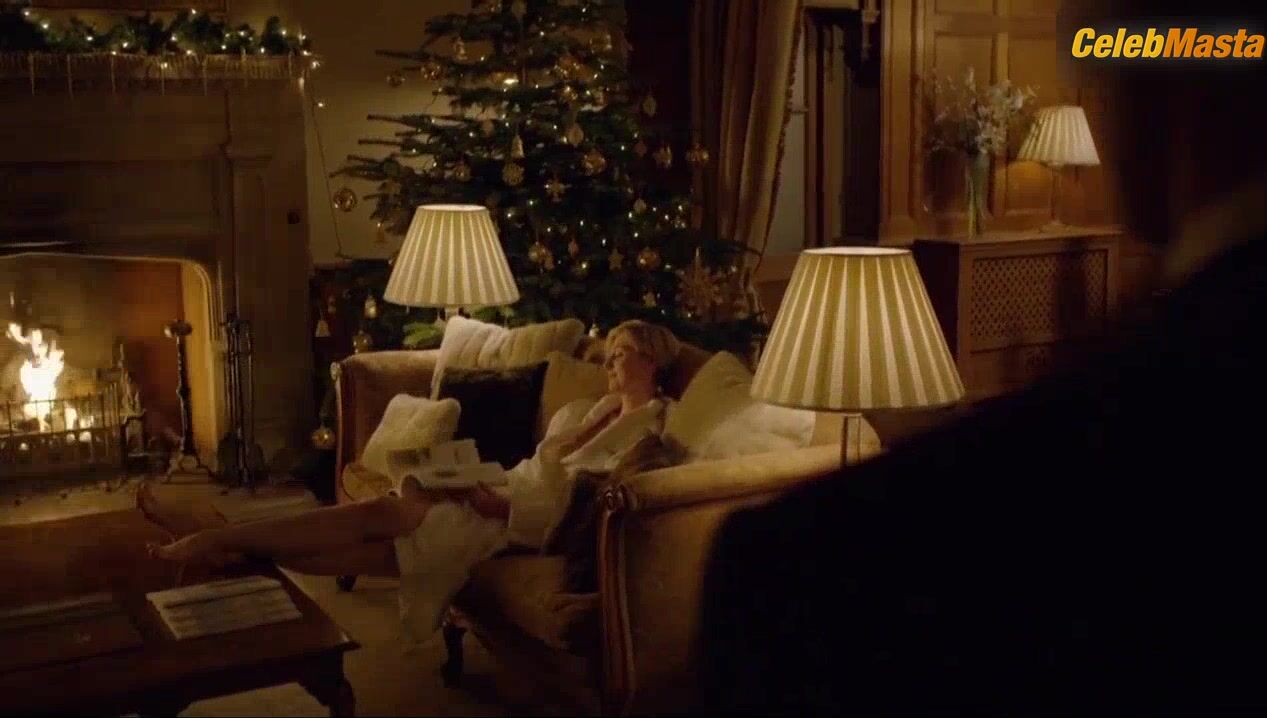 Elizabeth Debicki Butt, Tits Scene In The Night Manager - Photo 2 of 5 photo 4