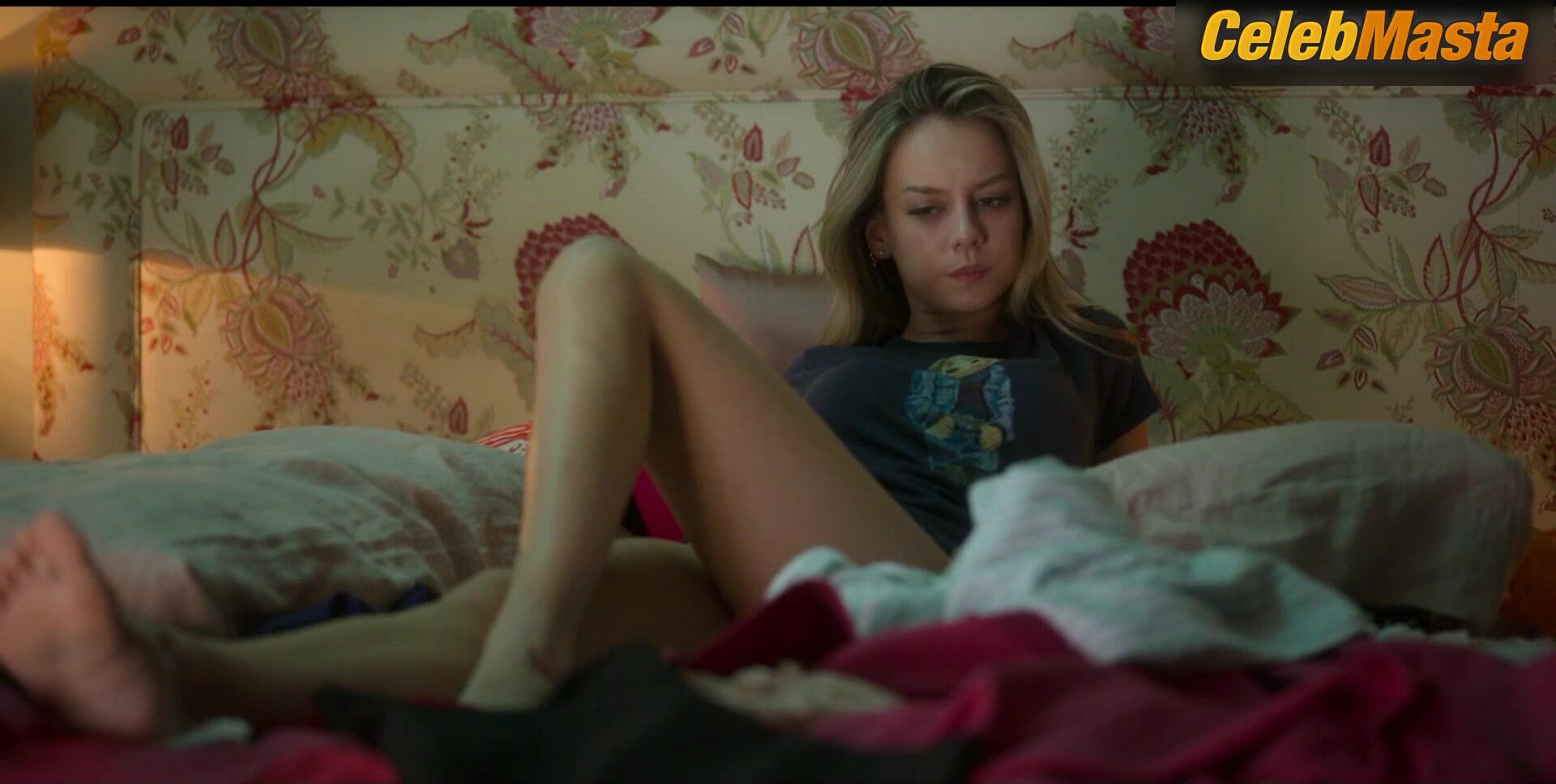 Ester Exposito Shows Underwear Scene In Elite - Photo 2 of 5 photo 4