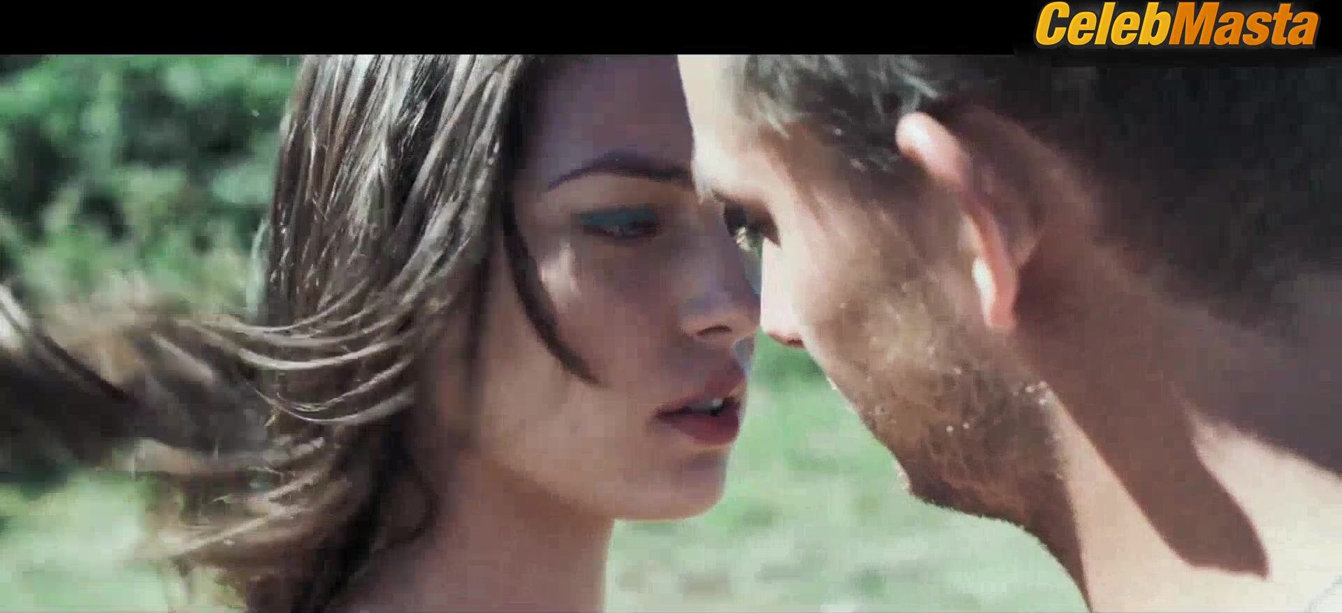 Anamaria Vartolomei ’s Tits Scene From The Empire - Photo 1 of 5