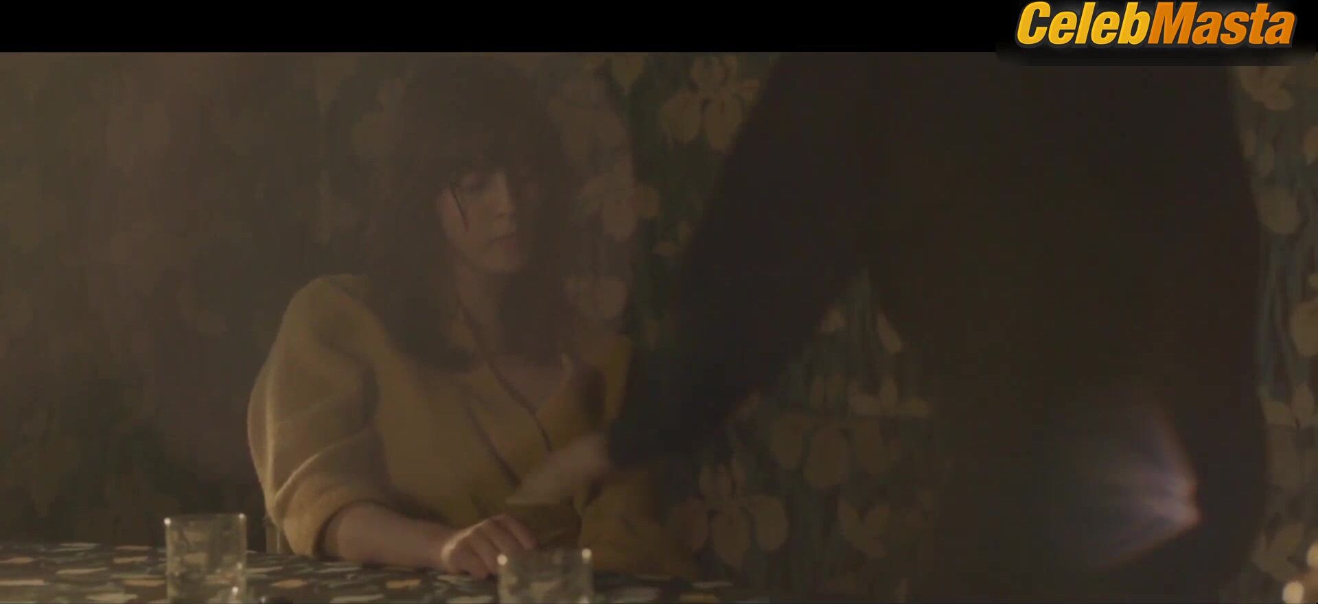 Anamaria Vartolomei Roxane Mesquida And ’s Sexy Scene In - Photo 2 of 5 photo 1
