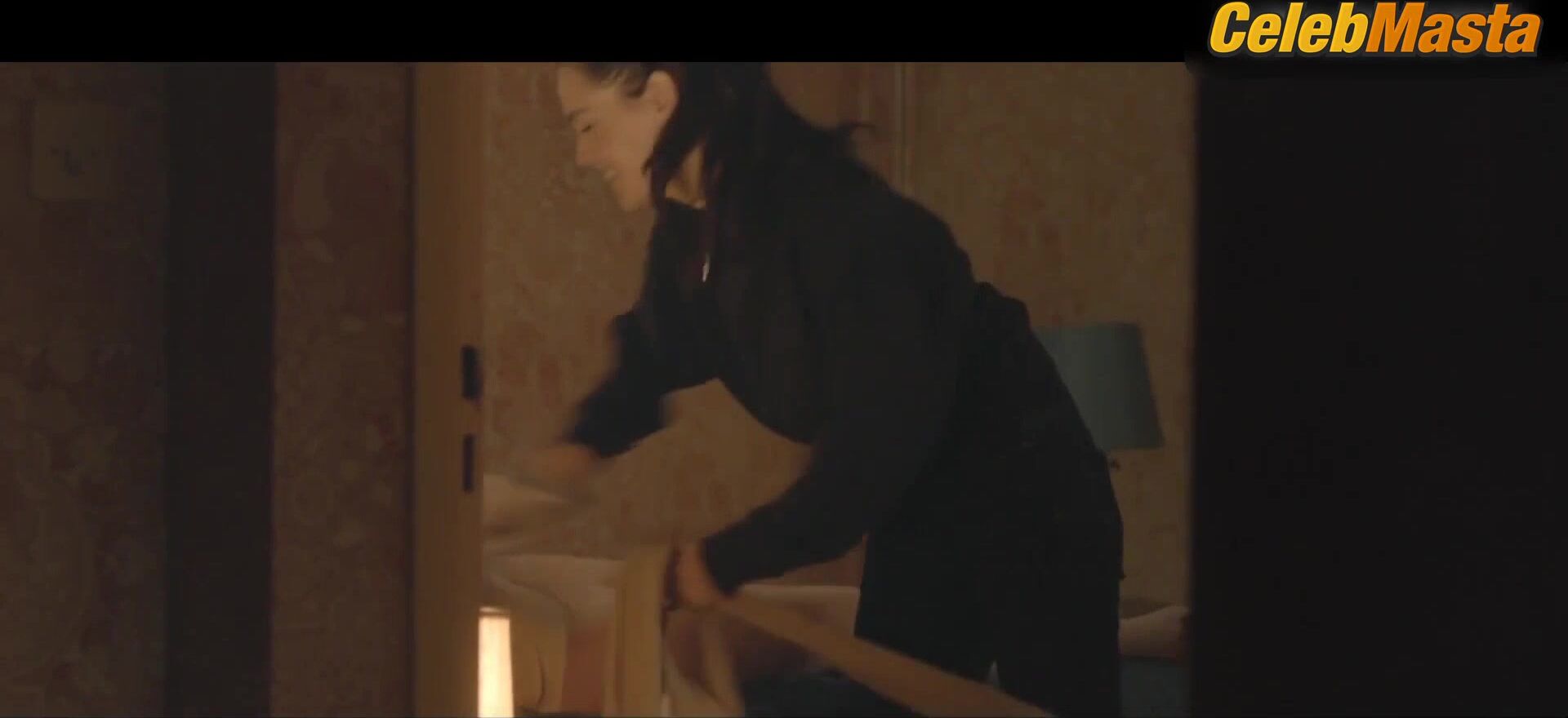 Anamaria Vartolomei Roxane Mesquida And ’s Sexy Scene In - Photo 2 of 5 photo 5