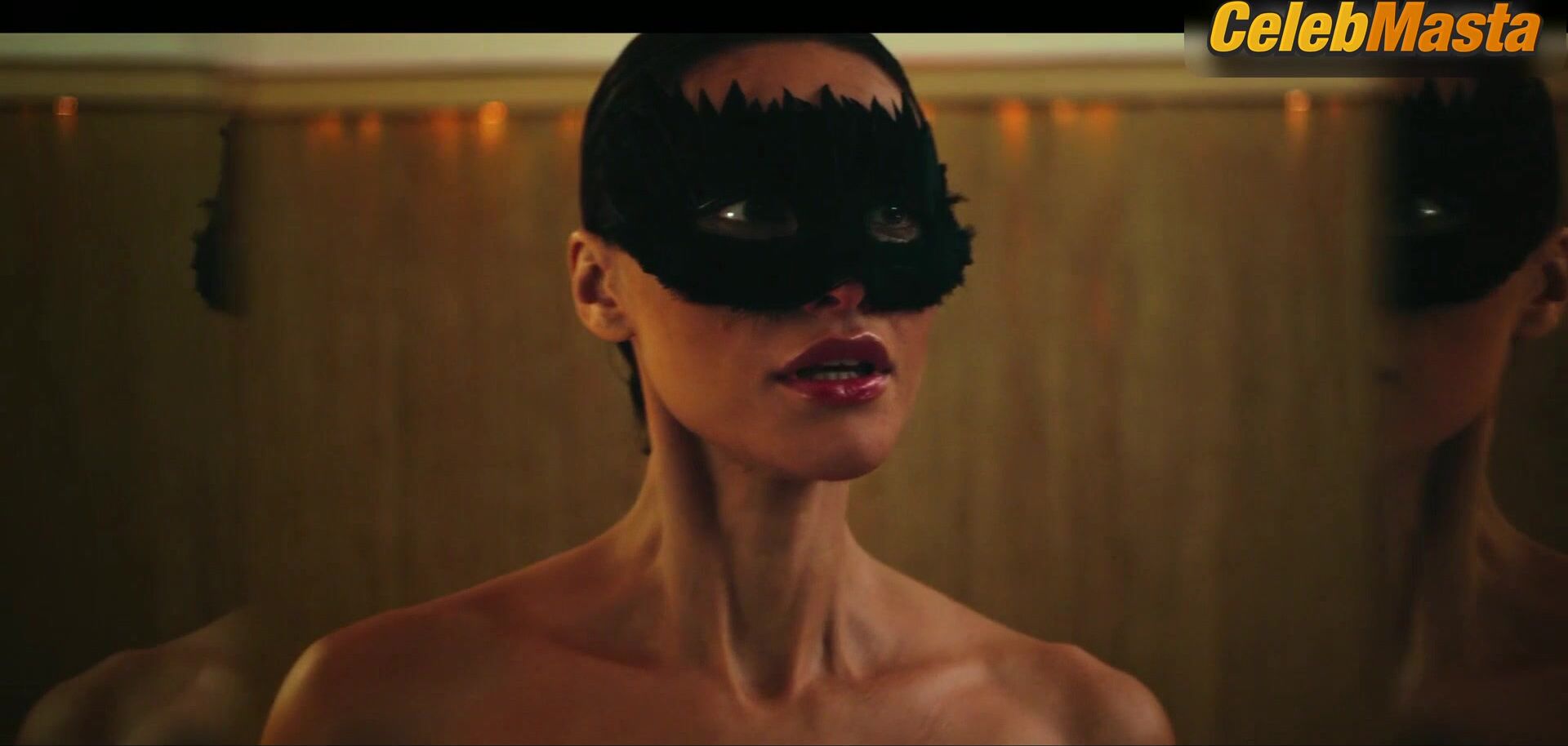 Debora Nascimento ’s Alluring Scene In Lady Voyeur - Photo 2 of 5 photo 4