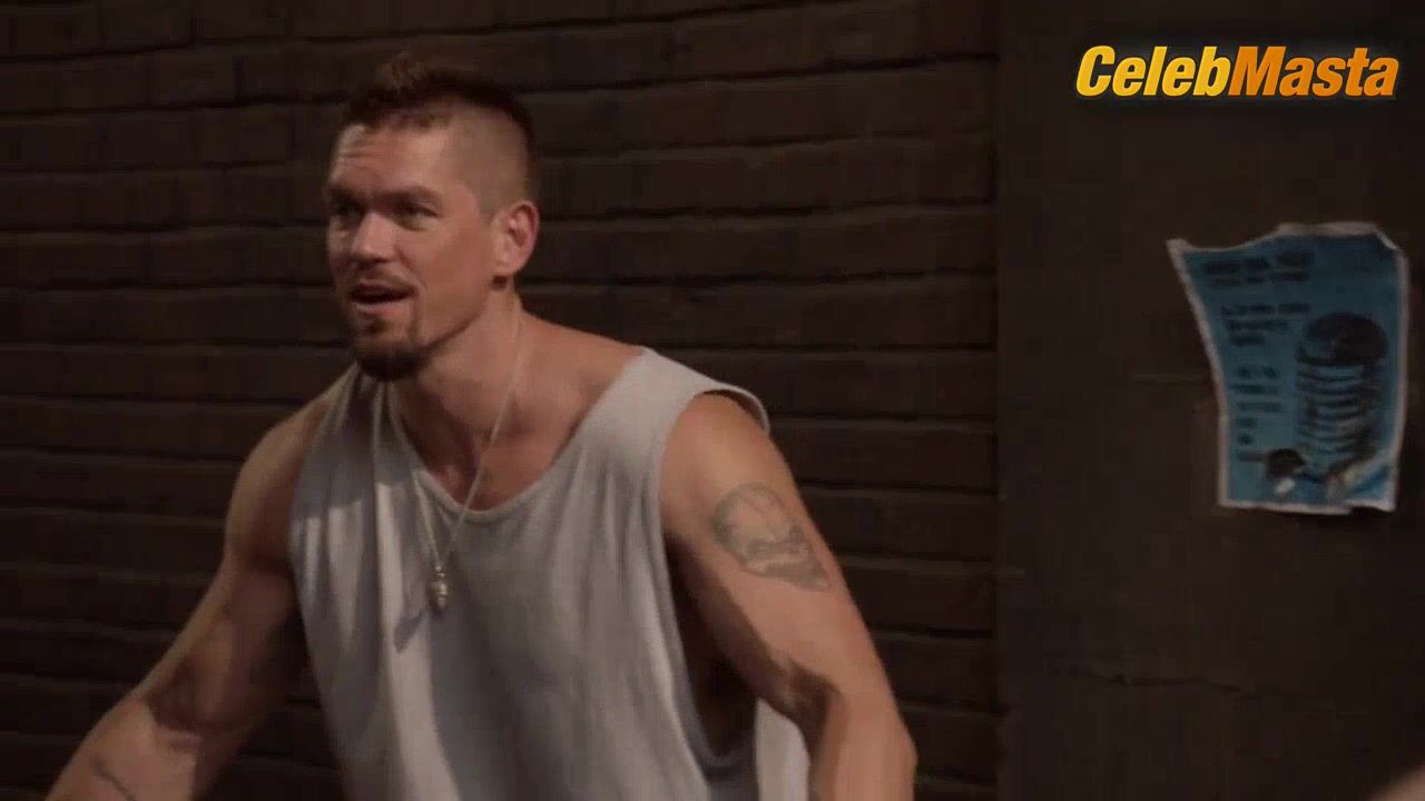 Isidora Goreshter ’s Sexy Scene In Shameless - Photo 1 of 5 photo 4