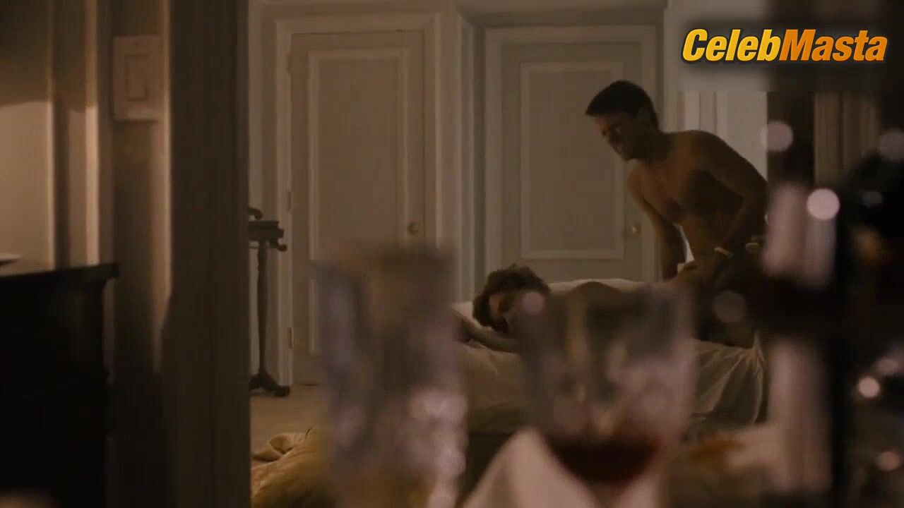 Maggie Gyllenhaal ’s Boobs And Bush Scene In The Deuce - Photo 2 of 5 photo 1