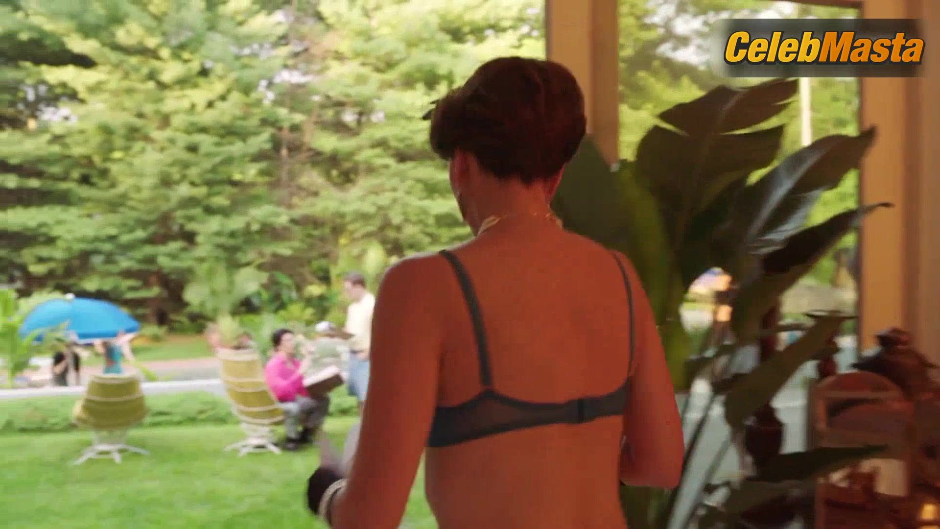 Maggie Gyllenhaal Reveals Underwear Scene In The Deuce - Photo 1 of 5