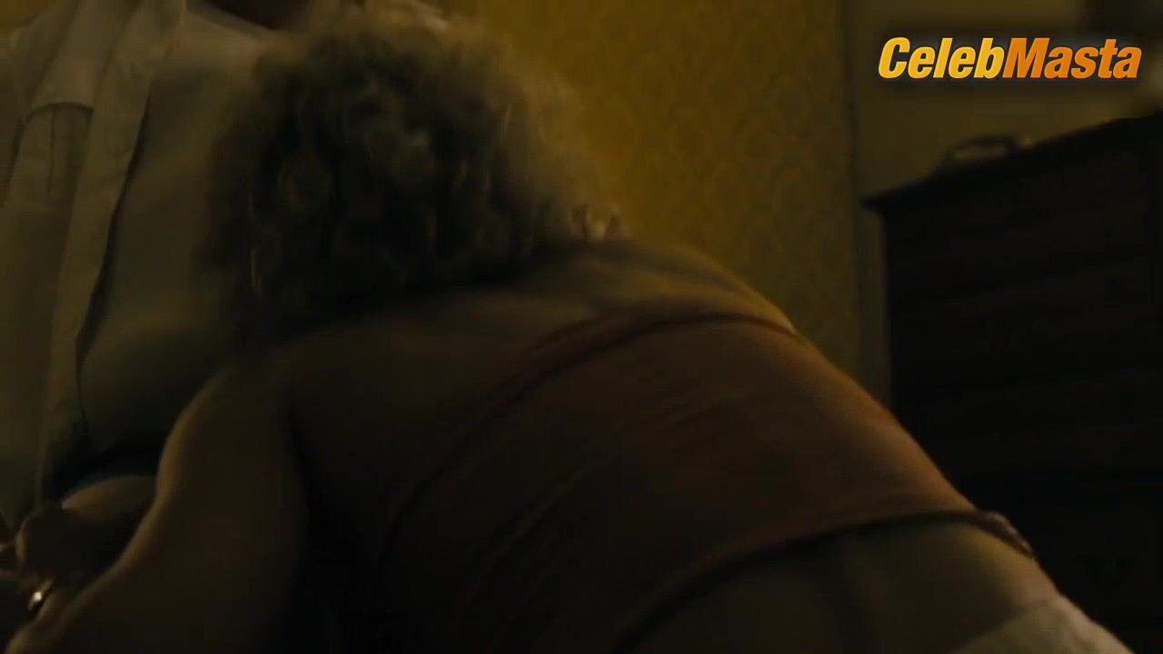 Maggie Gyllenhaal Seductive Scene In The Deuce - Photo 2 of 5 photo 1