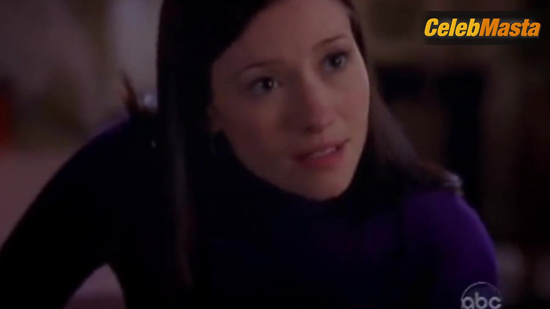 Chyler Leigh Shows Sex Appeal In Scene From Grey’s - Photo 2 of 5 photo 1